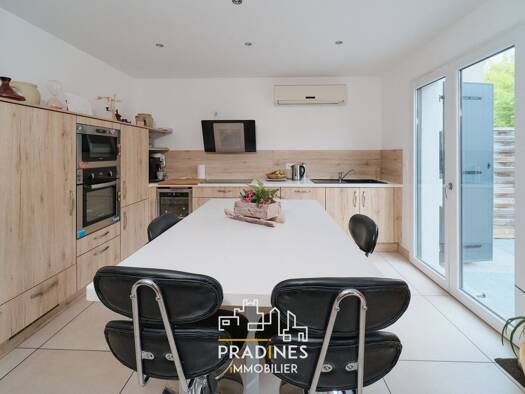 Maison à vendre 435 000 € 5 pièces 4 chambres 109 m² 300 m² de terrain Mornant 69440