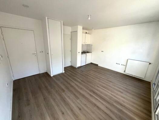 Appartement à louer 440 € 1 pièce 23,4 m² 2ème étage Les Coquelicots Domont 95330