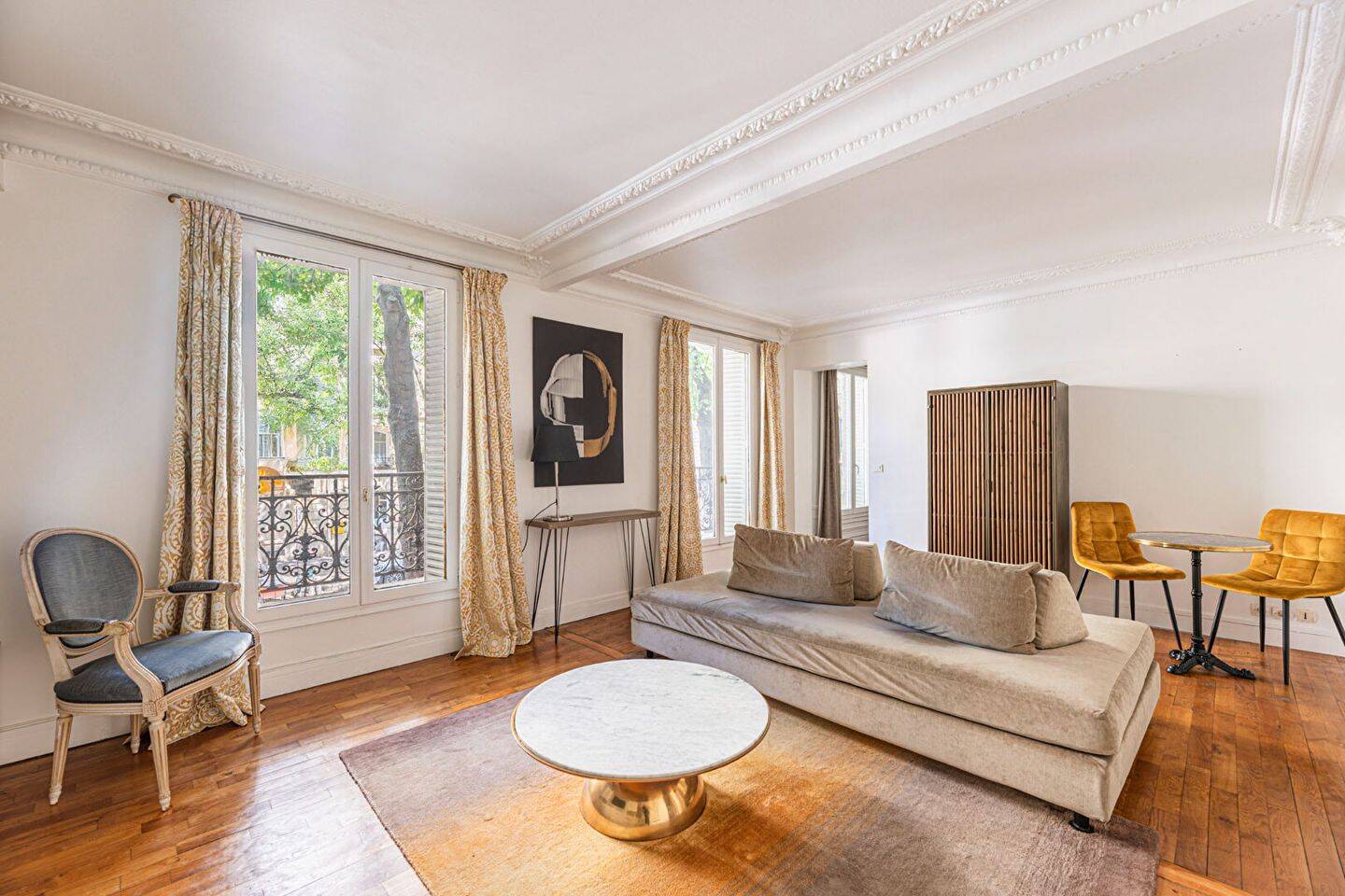 Appartement 5 pièces 97 m² · à Paris 16ème Arrondissement · 96,8 m² · 2 995 €