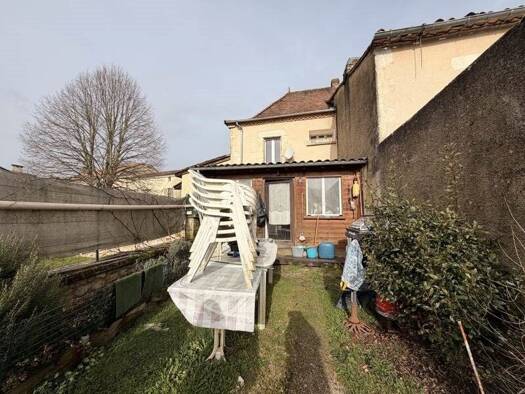 Maison à vendre 65 424 € 4 pièces 2 chambres 64 m² 166 m² de terrain Villamblard 24140