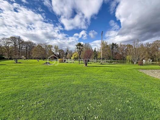 Maison à vendre 295 000 € 7 pièces 4 chambres 127 m² 25 978 m² de terrain Selles-sur-Cher 41130