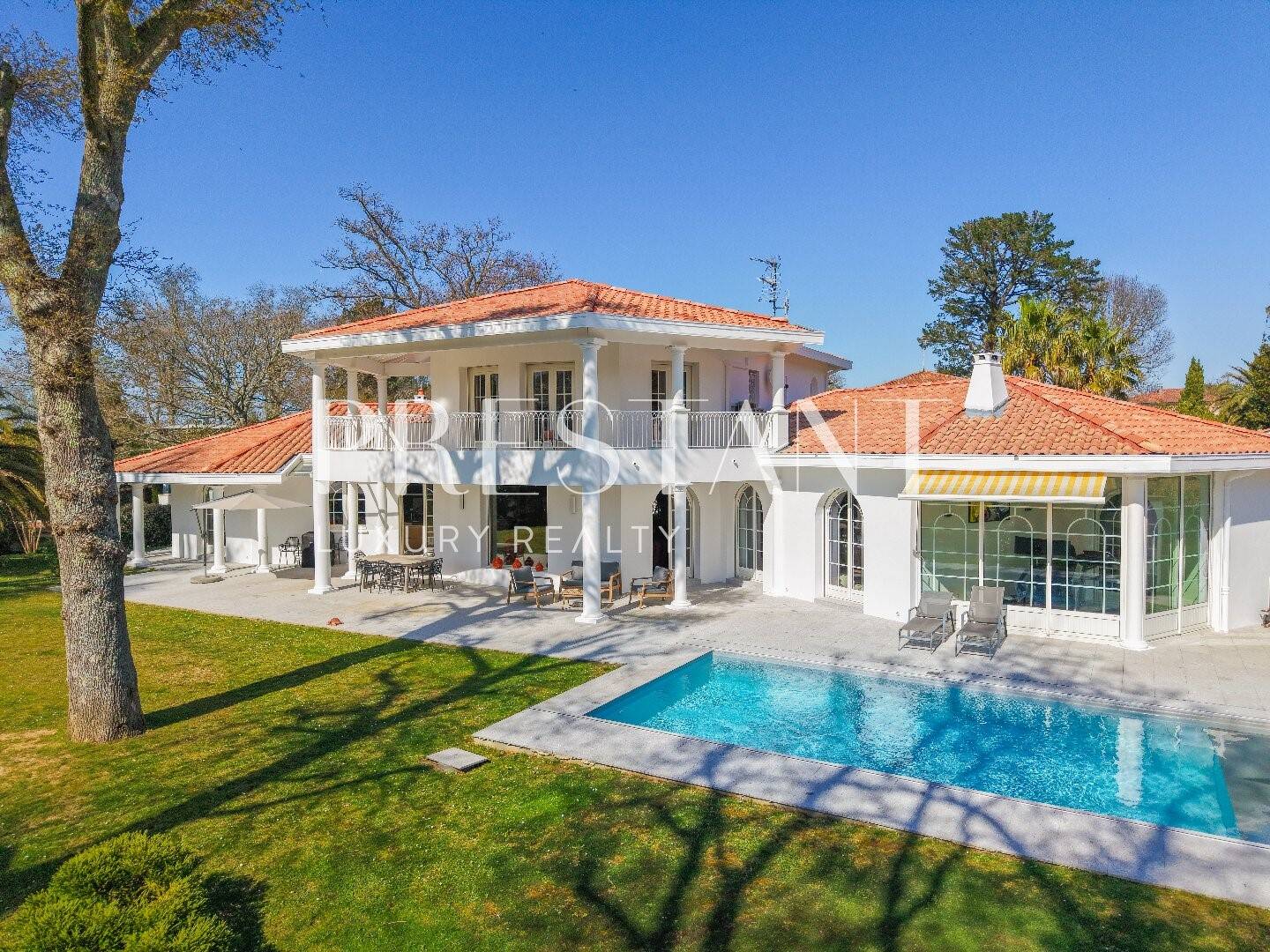 Maison 9 pièces 344 m² · à Biarritz · 344 m² · 2 278 500 €