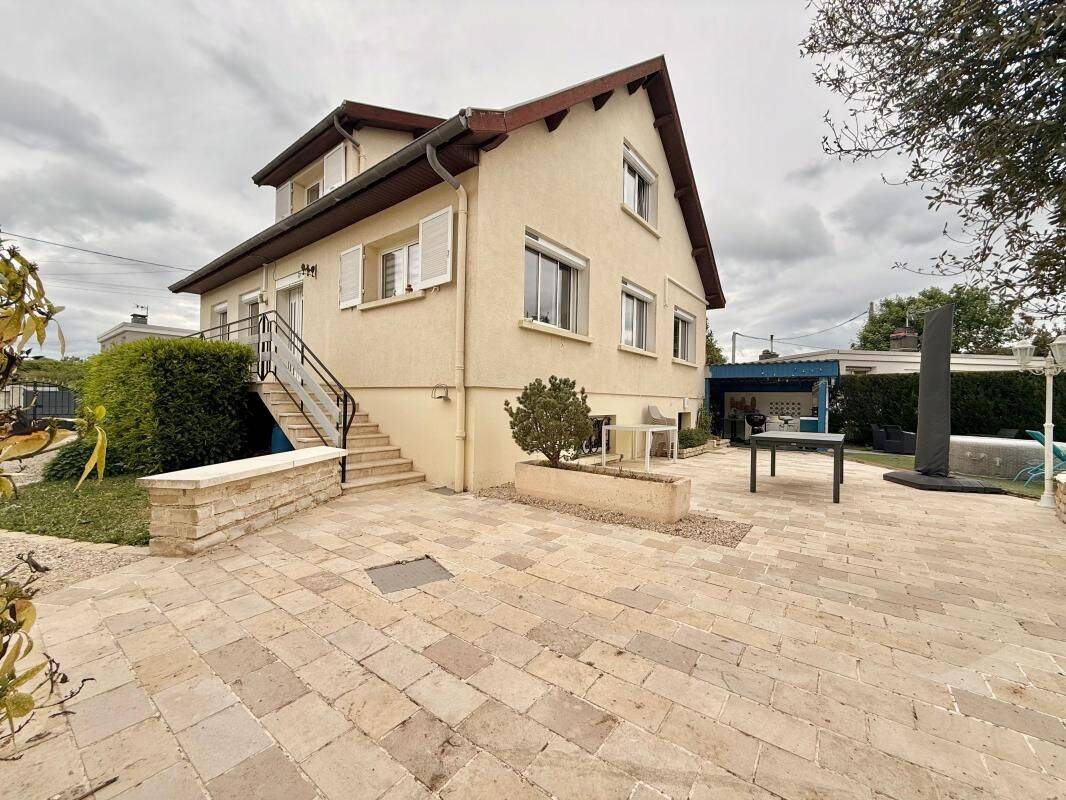 Maison 6 pièces 155 m² · à Genlis · 155,4 m² · 319 000 €