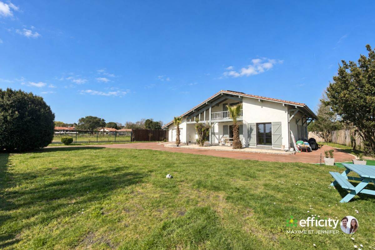 Maison 7 pièces 190 m² · à Azur · 190 m² · 539 900 €