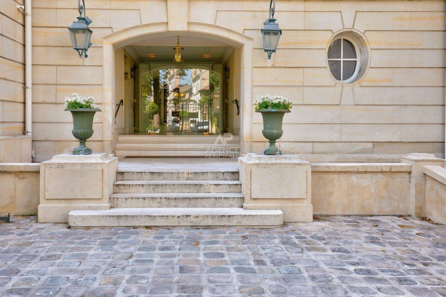 Appartement 4 pièces 96 m² · à Versailles · 96 m² · 840 000 €