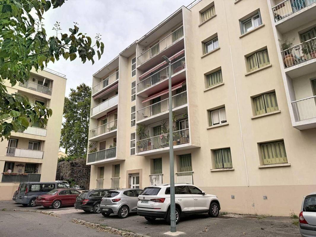 Appartement 3 pièces 54 m² · à Aix-en-Provence · 54 m² · 205 000 €