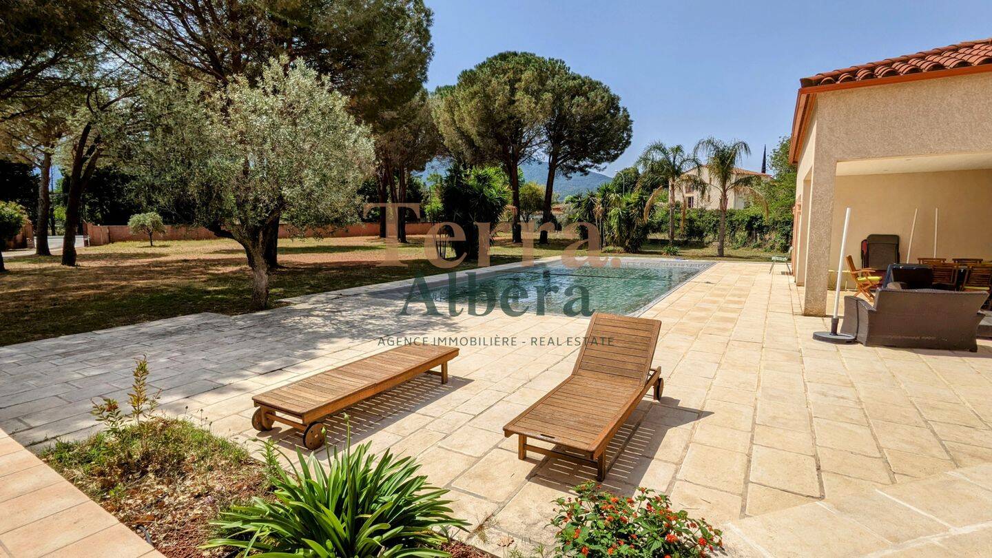 Maison 8 pièces 254 m² · à Montesquieu-des-Albères · 254 m² · 790 000 €