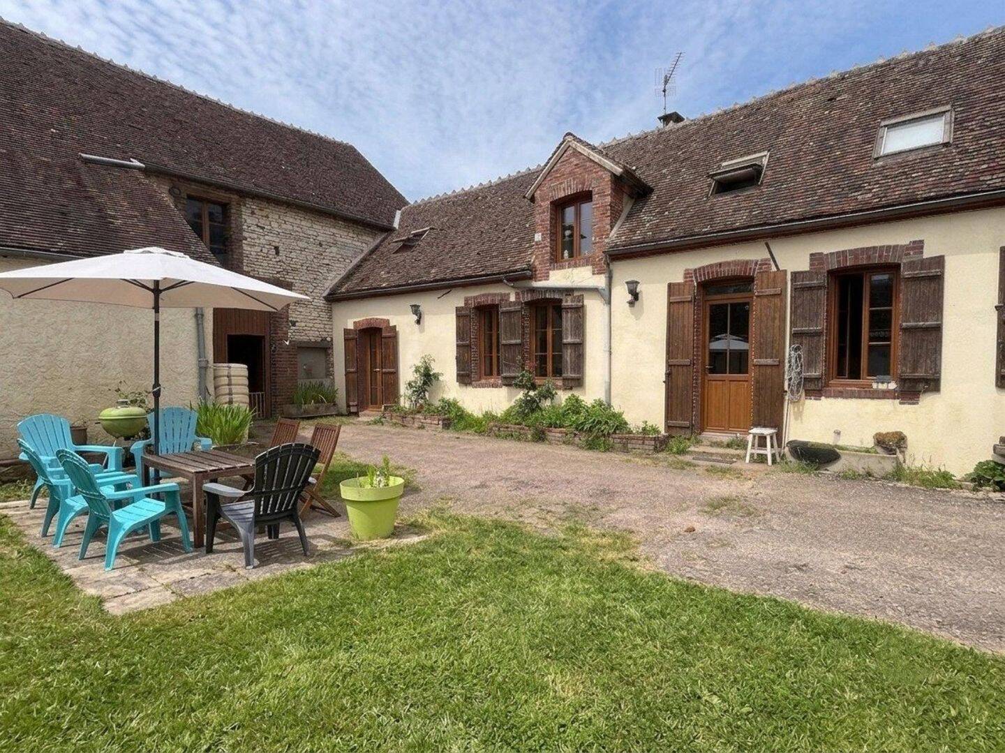 Maison 5 pièces 113 m² · à Montholon · 113 m² · 143 000 €
