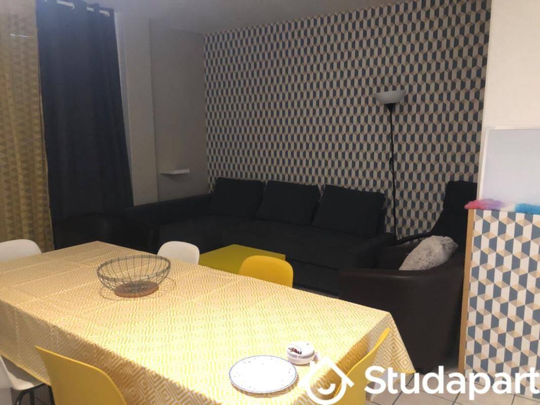 1 pièce 11 m² · à Cergy · 11 m² · 500 €
