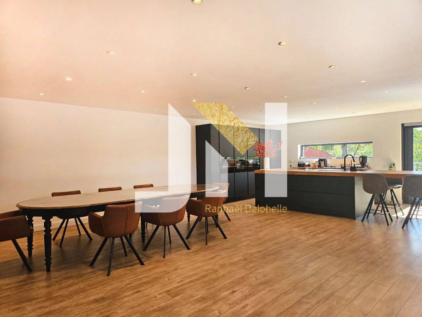 Maison 6 pièces 210 m² · à Sebourg · 210 m² · 654 900 €