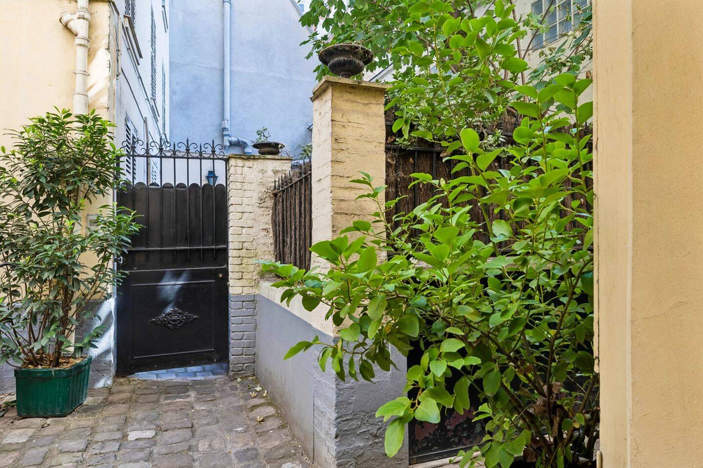 Appartement 2 pièces 24 m² · à Paris 15ème Arrondissement · 24,2 m² · 359 000 €