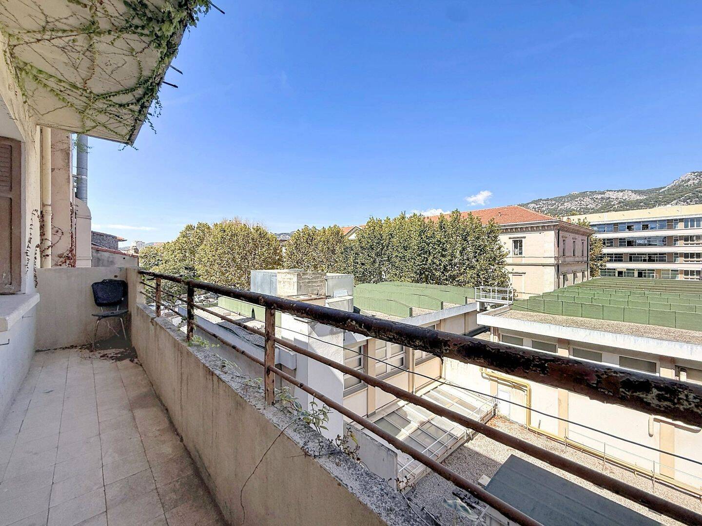 Appartement 3 pièces 71 m² · à Toulon · 70,8 m² · 110 000 €