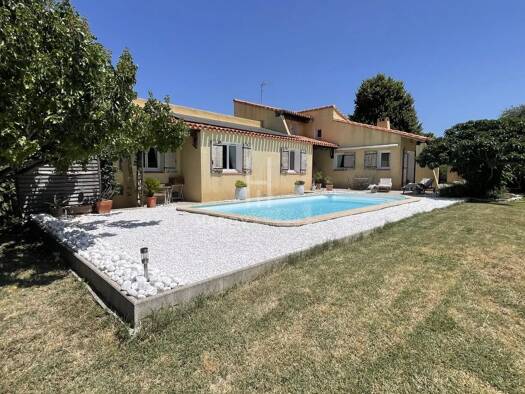 Maison de plain-pied à vendre 673 000 € 6 pièces 4 chambres 166 m² Mouriès 13890