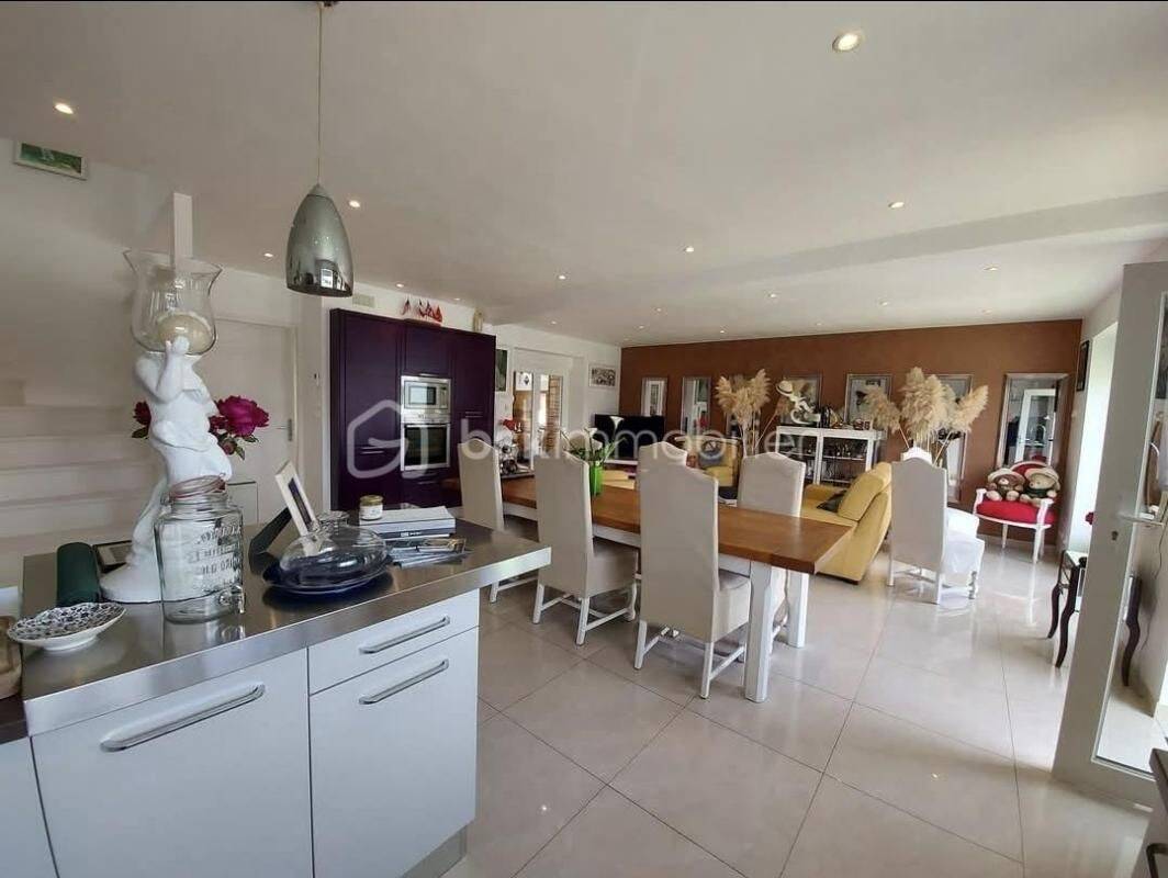 Maison 6 pièces 200 m² · à Saint-Pair-sur-Mer · 200 m² · 769 000 €