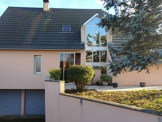 Maison à vendre 364 000 € 5 pièces 4 chambres 144 m² 2 500 m² de terrain Serbannes 03700