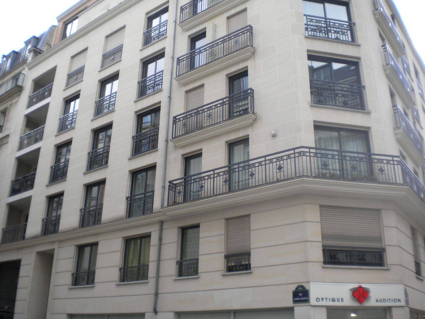 Appartement 3 pièces 74 m² · à Paris 15ème Arrondissement · 74 m² · 2 847 €