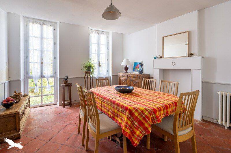 Maison 7 pièces 302 m² · à Corbarieu · 302 m² · 377 000 €