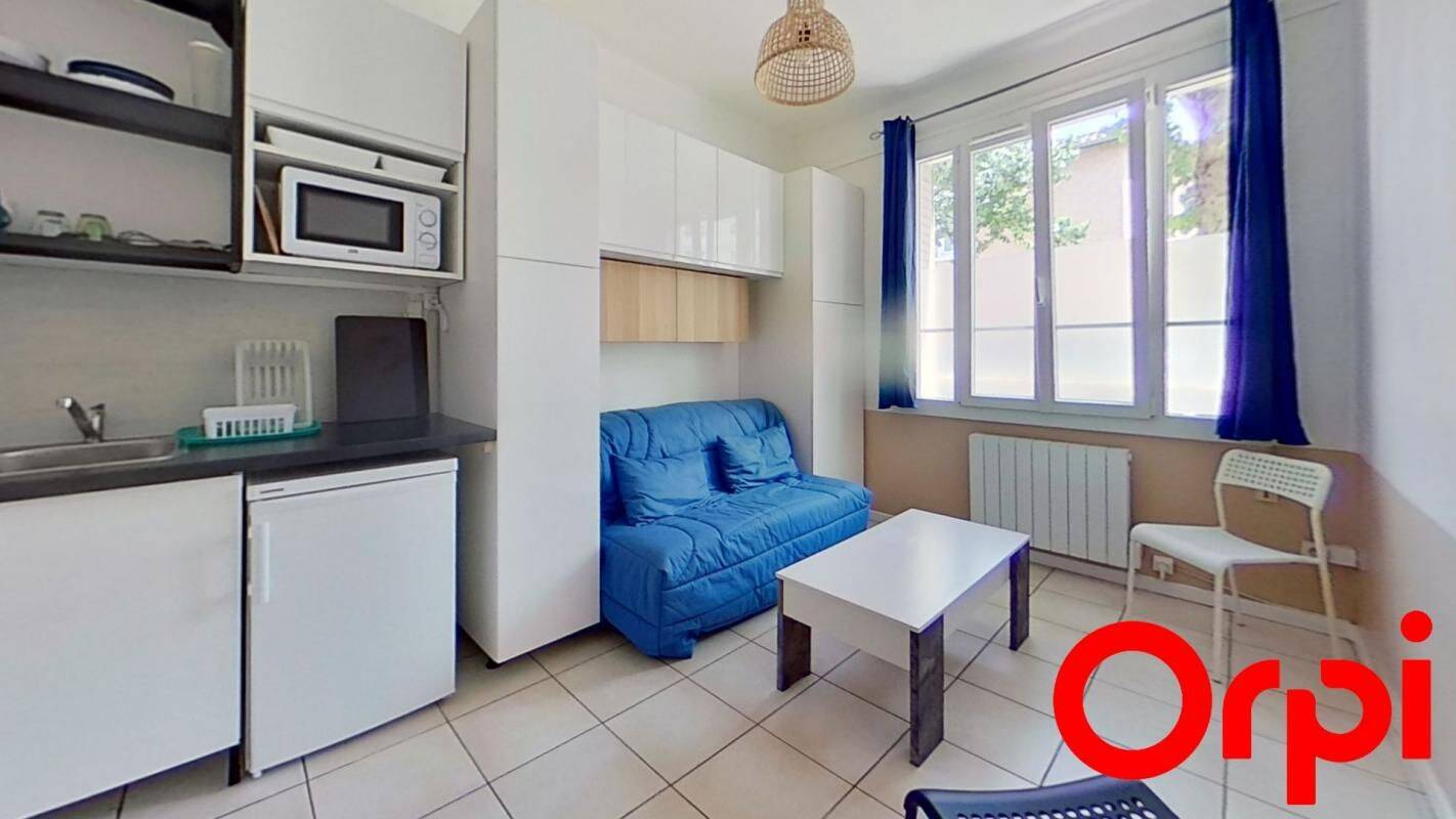 Appartement 1 pièce 14 m² · à Lyon 3ème Arrondissement · 13,6 m² · 418 €