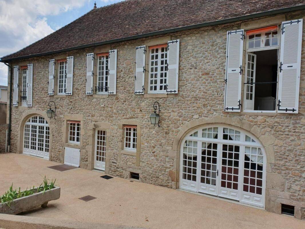 Maison 10 pièces 268 m² · à Autun · 268 m² · 420 000 €