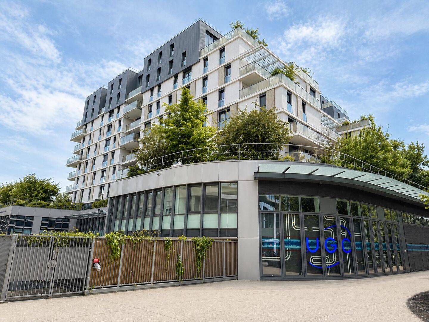 Appartement 2 pièces 68 m² · à Issy-les-Moulineaux · 67,7 m² · 803 000 €