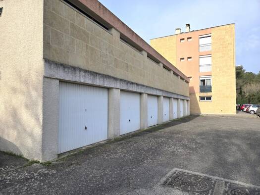 Parking à louer 120 € 15,6 m² Les Platanes Aix-en-Provence 13090