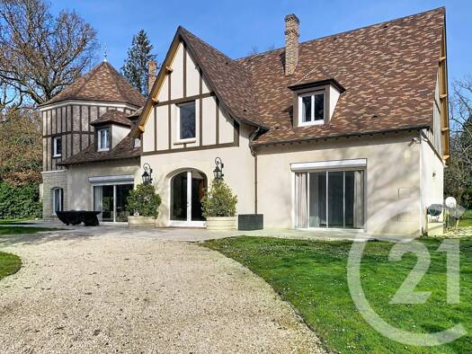 Maison à vendre 1 790 000 € 10 pièces 7 chambres 400 m² 4 141 m² de terrain Lamorlaye 60260