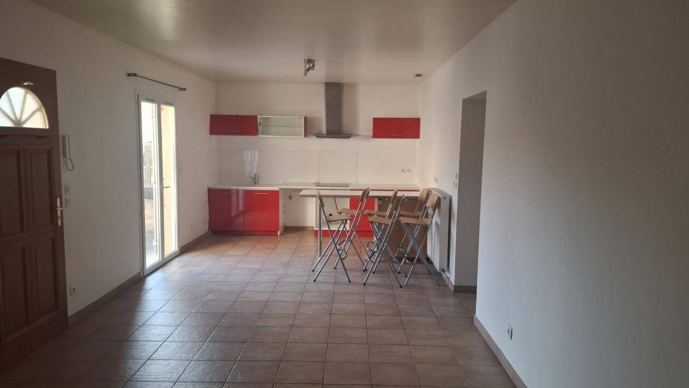 Appartement 4 pièces 135 m² · à Fareins · 135 m² · 965 €/mois