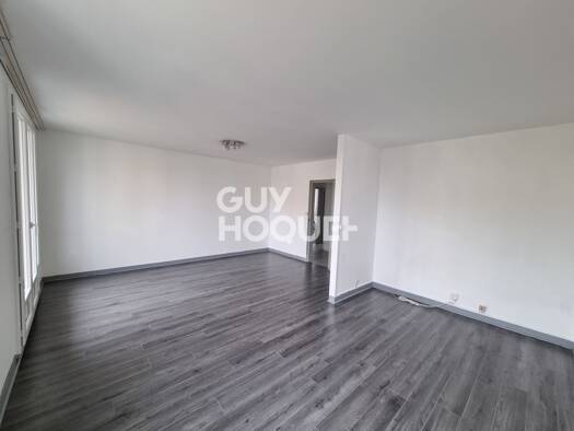 Appartement à louer 750 € 4 pièces 2 chambres 69,9 m² Étage 4/6 Bâtes-Sainte Ève Dreux 28100