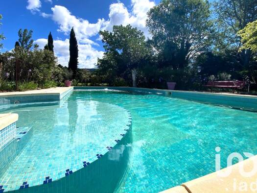 Mas à vendre 1 490 000 € 9 pièces 5 chambres 335 m² 18 000 m² de terrain L'Isle-sur-la-Sorgue 84800