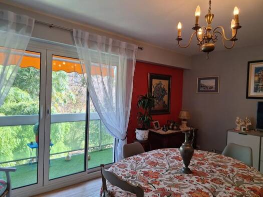 Appartement à vendre 265 000 € 6 pièces 4 chambres 128 m² Étage 2/9 Pau Nord Pau 64000