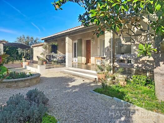 Maison à vendre 633 000 € 8 pièces 5 chambres 193 m² 1 500 m² de terrain Peyriere Pertuis 84120