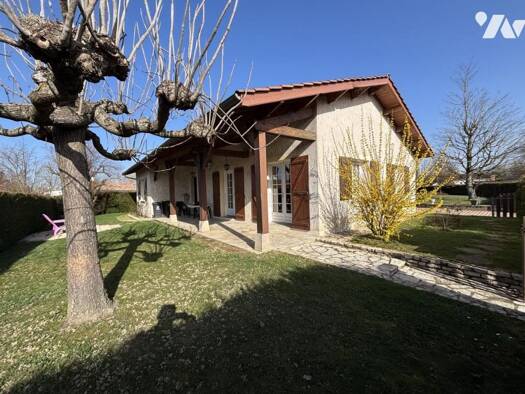 Maison de plain-pied à vendre 325 000 € 3 chambres 114 m² 923 m² de terrain Châtillon-sur-Chalaronne 01400