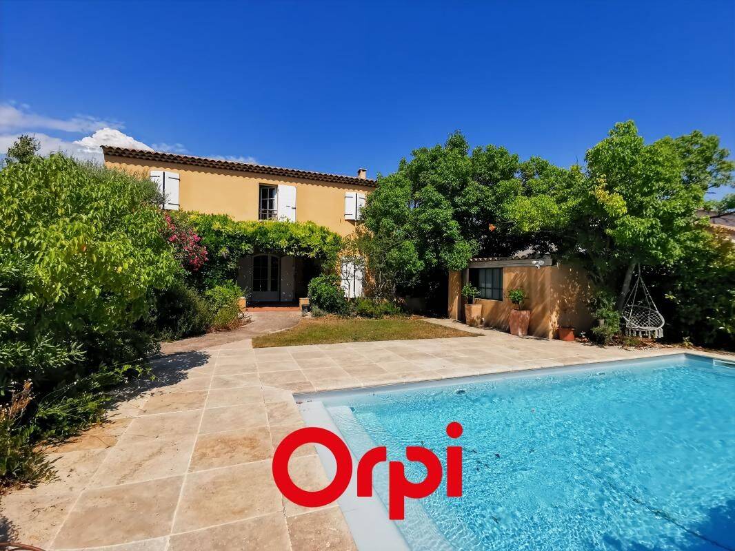 Maison 5 pièces 120 m² · à Saint-Cyr-sur-Mer · 119,8 m² · 2 232 €