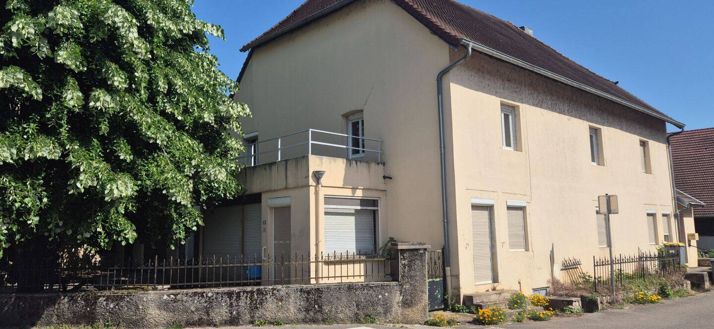 Maison 8 pièces 226 m² · à Chalezeule · 226 m² · 202 350 €