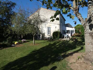 Maison en viager occupé Bouquet 35 000 € 5 pièces 4 chambres 140 m² 1 405 m² de terrain Ardin 79160