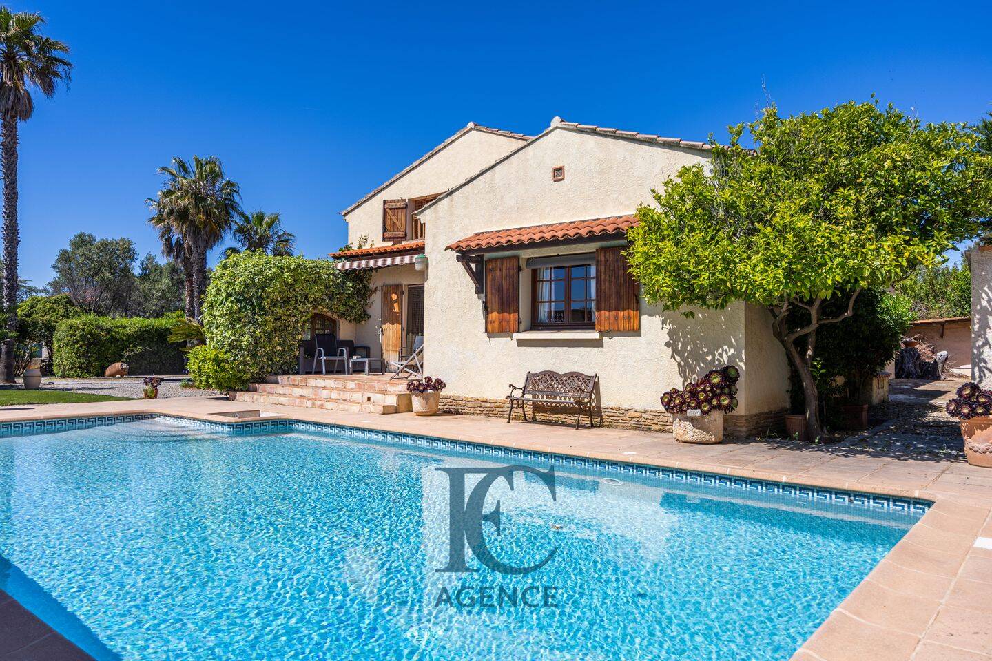 Maison 7 pièces 223 m² · à Six-Fours-les-Plages · 222,8 m² · 936 000 €