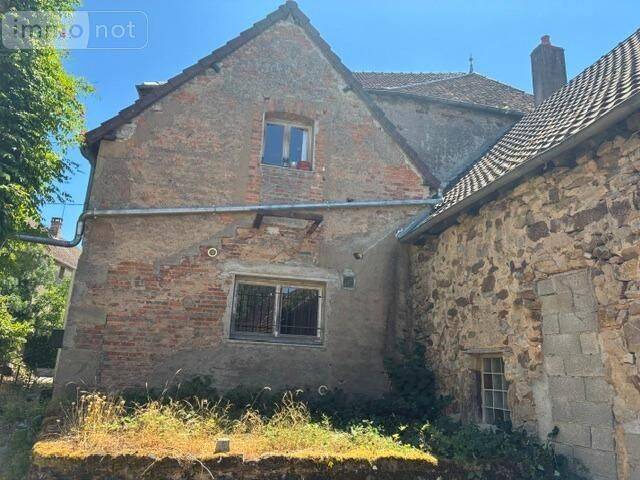 Maison 8 pièces 218 m² · à Épinac · 218 m² · 74 200 €