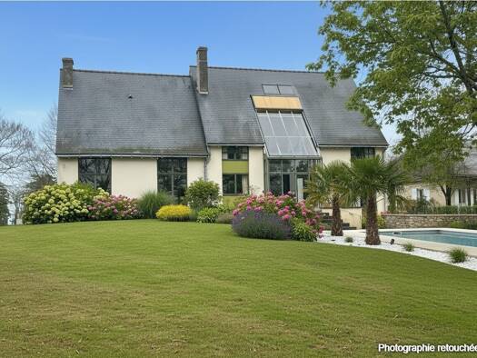 Maison à vendre 940 000 € 7 pièces 5 chambres 201,4 m² 2 005 m² de terrain Rochecorbon 37210