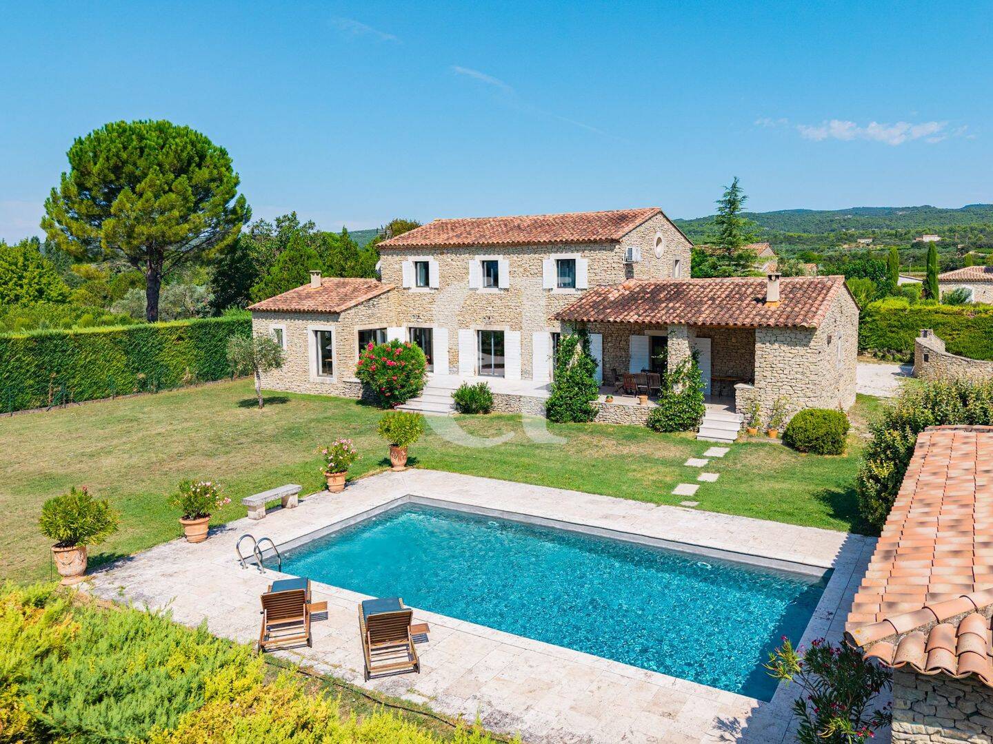 Maison 6 pièces 258 m² · à Gordes · 258 m² · 1 190 000 €