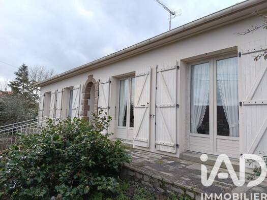 Maison à vendre 395 000 € 5 pièces 4 chambres 128,8 m² 6 526 m² de terrain Antigny 85120