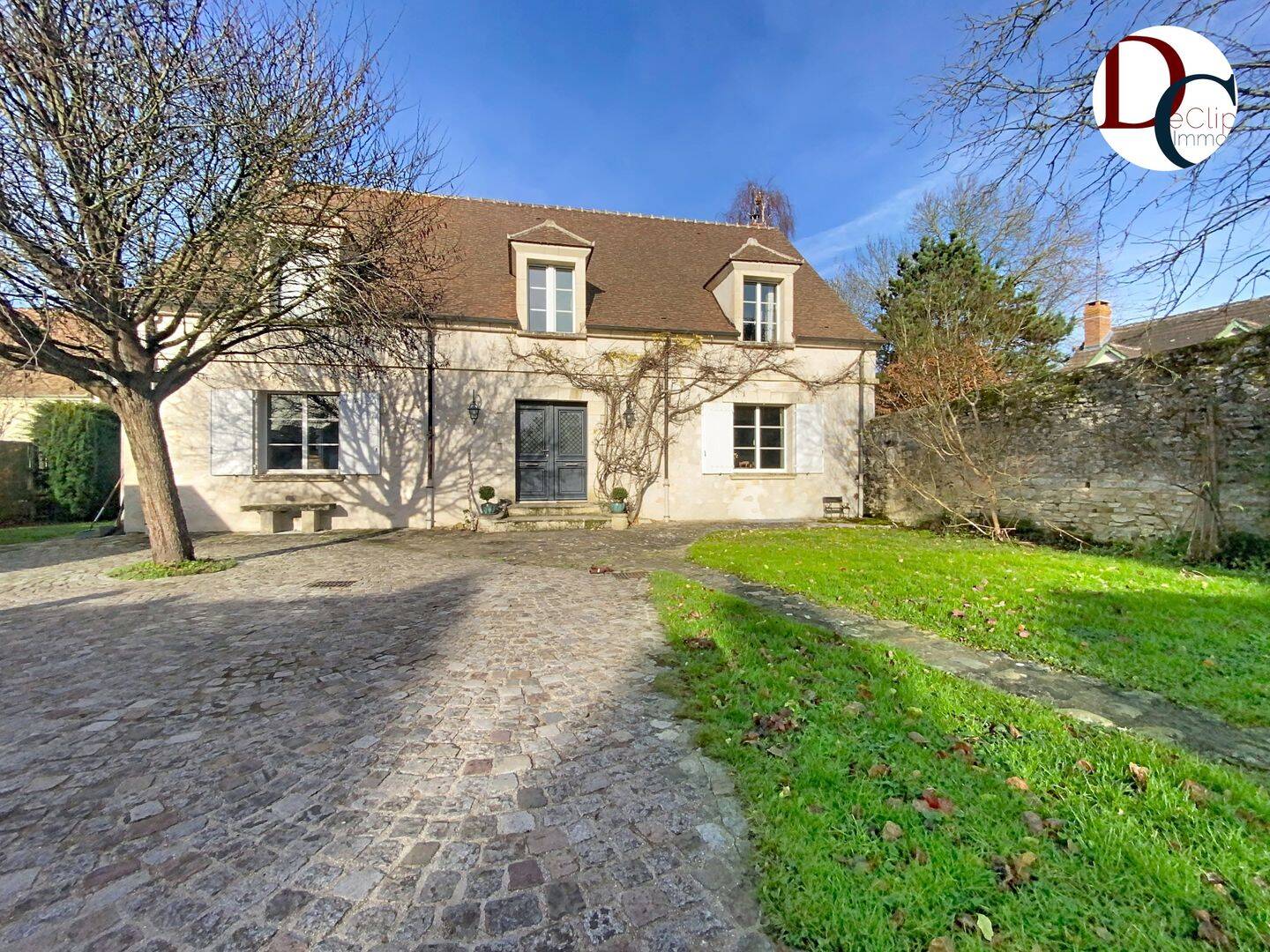 Maison 8 pièces 235 m² · à Senlis · 235 m² · 739 000 €
