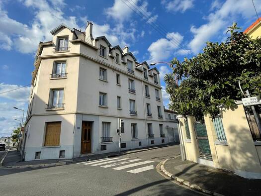 Appartement à louer 906 € 2 pièces 1 chambre 41 m² Étage 3/4 Blanches-Pierrats-Tonkin Houilles 78800