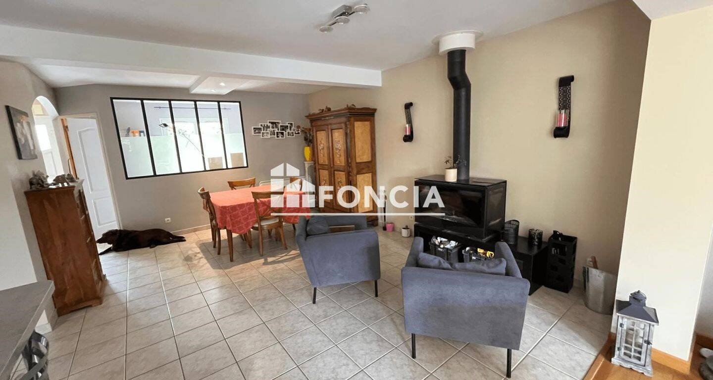 Maison 9 pièces 158 m² · à Noyen-sur-Sarthe · 158,4 m² · 293 000 €