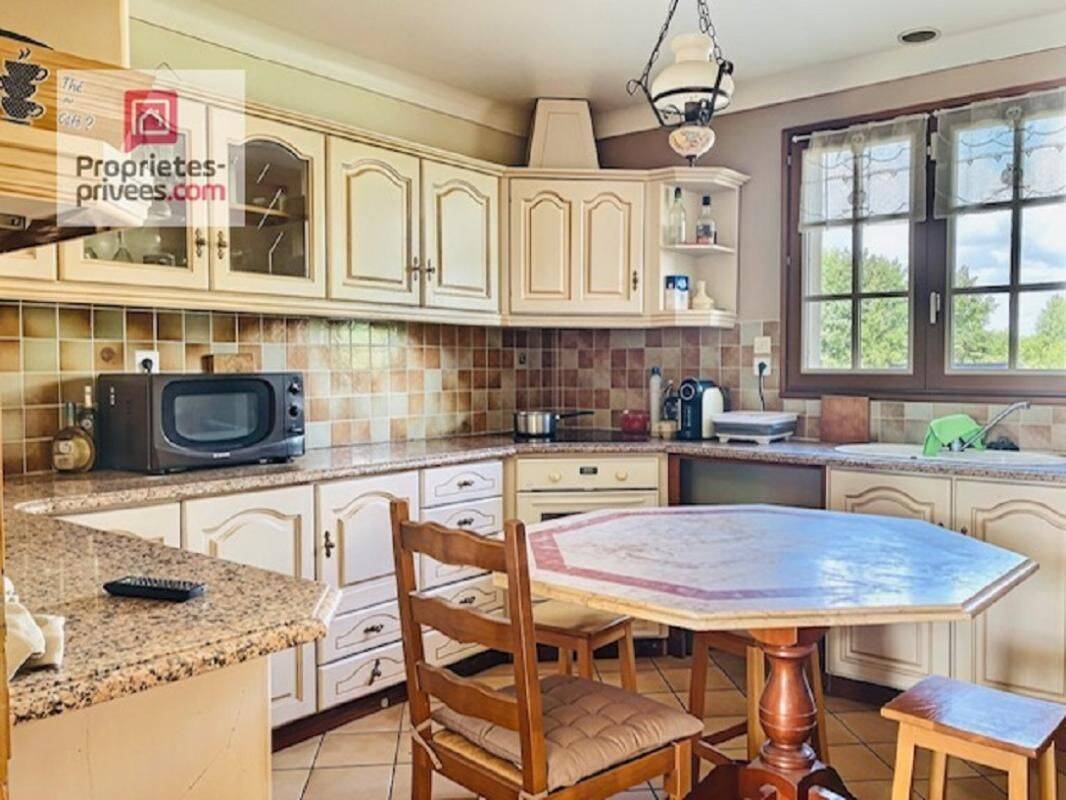Maison 7 pièces 170 m² · à Bailly · 170 m² · 250 000 €