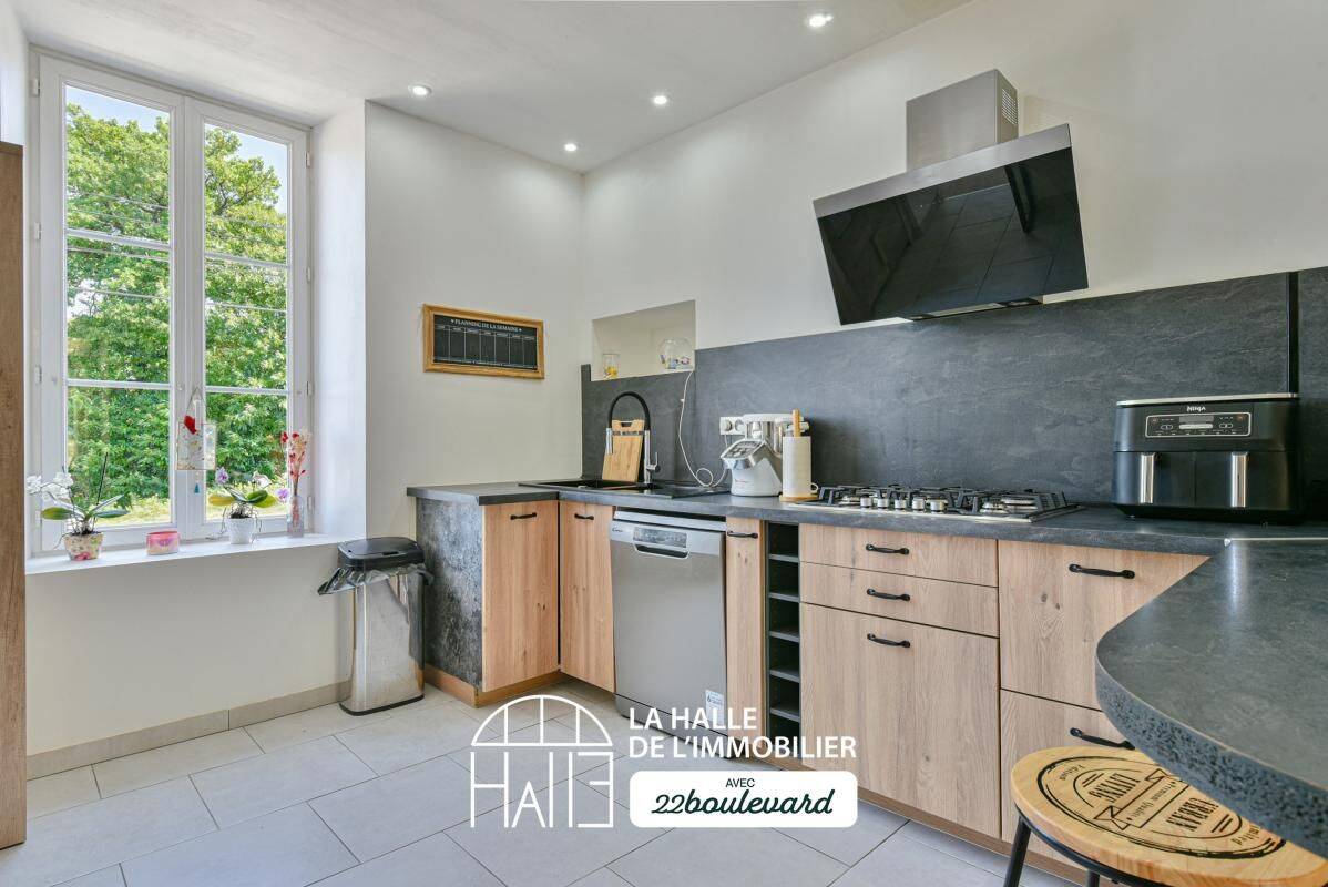Maison 7 pièces 202 m² · à Peyrilhac · 202,2 m² · 193 500 €