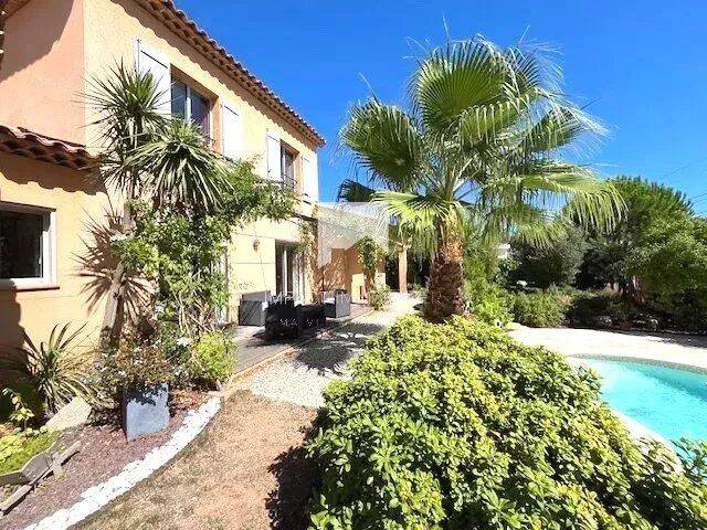 Maison 7 pièces 159 m² · à La Crau · 159,1 m² · 875 000 €