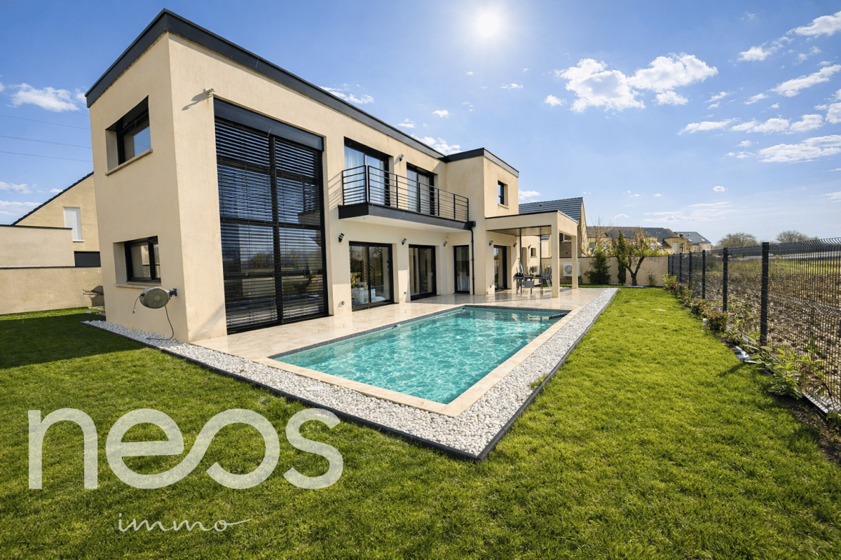 Maison 8 pièces 200 m² · à Ahuy · 200 m² · 695 000 €