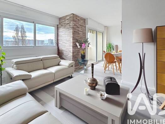 Appartement à vendre 222 000 € 5 pièces 3 chambres 79 m² Étage 8/10 Jean-Jaures-Ravezie Le Bouscat 33110