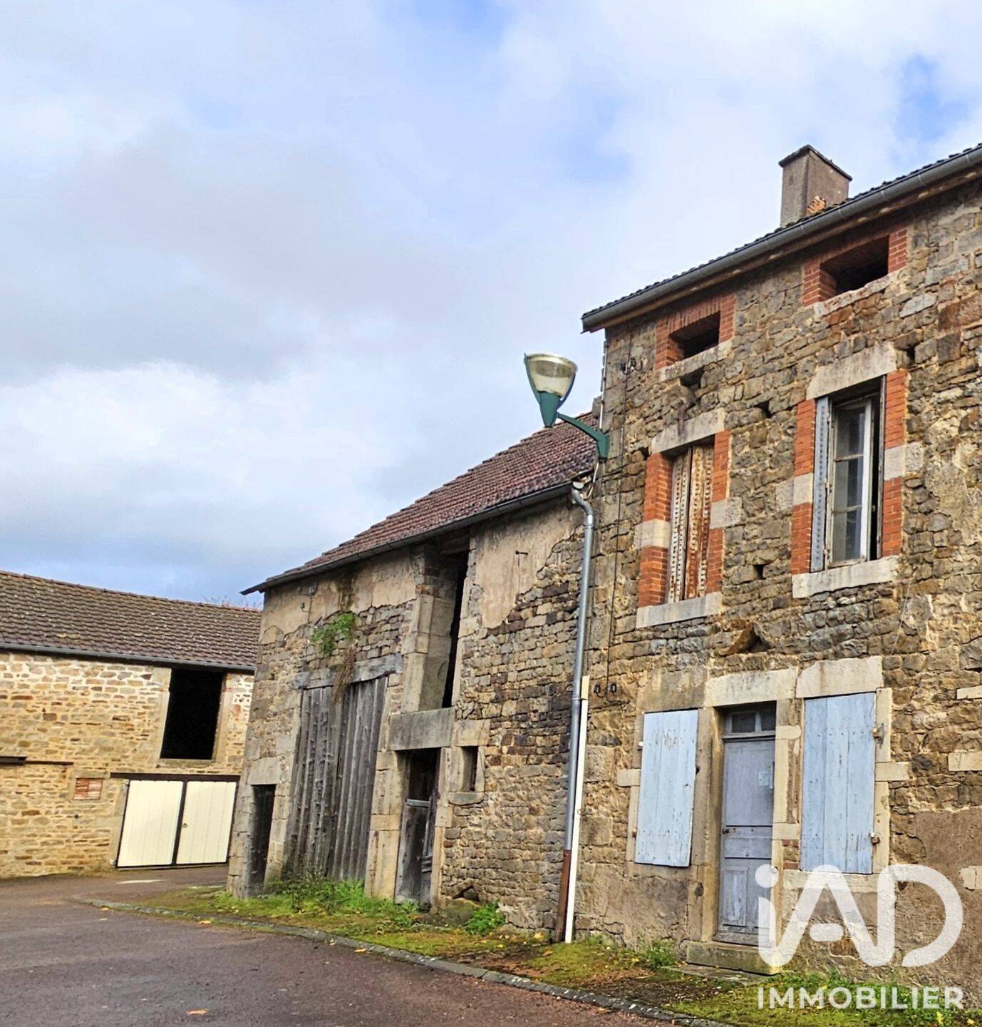 Maison 4 pièces 78 m² · à Lacanche · 78 m² · 35 500 €