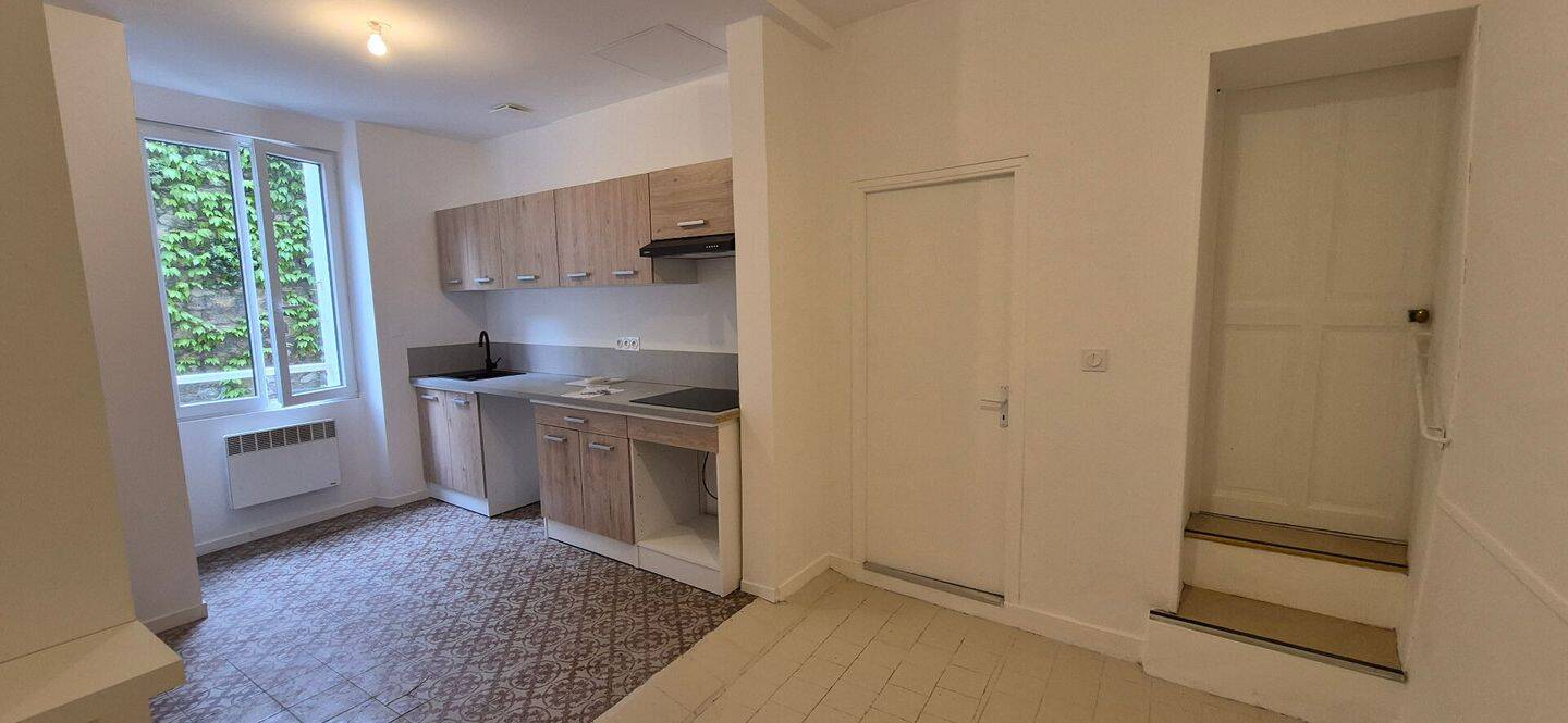 Appartement 2 pièces 57 m² · à Pont-Saint-Esprit · 56,7 m² · 520 €